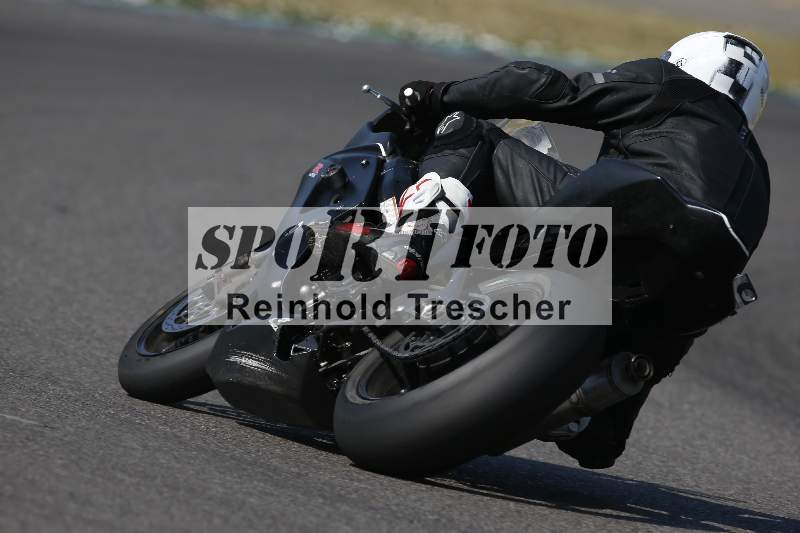 /Archiv-2023/28 05.06.2023 Moto Club Anneau du Rhin/vert-medium/10